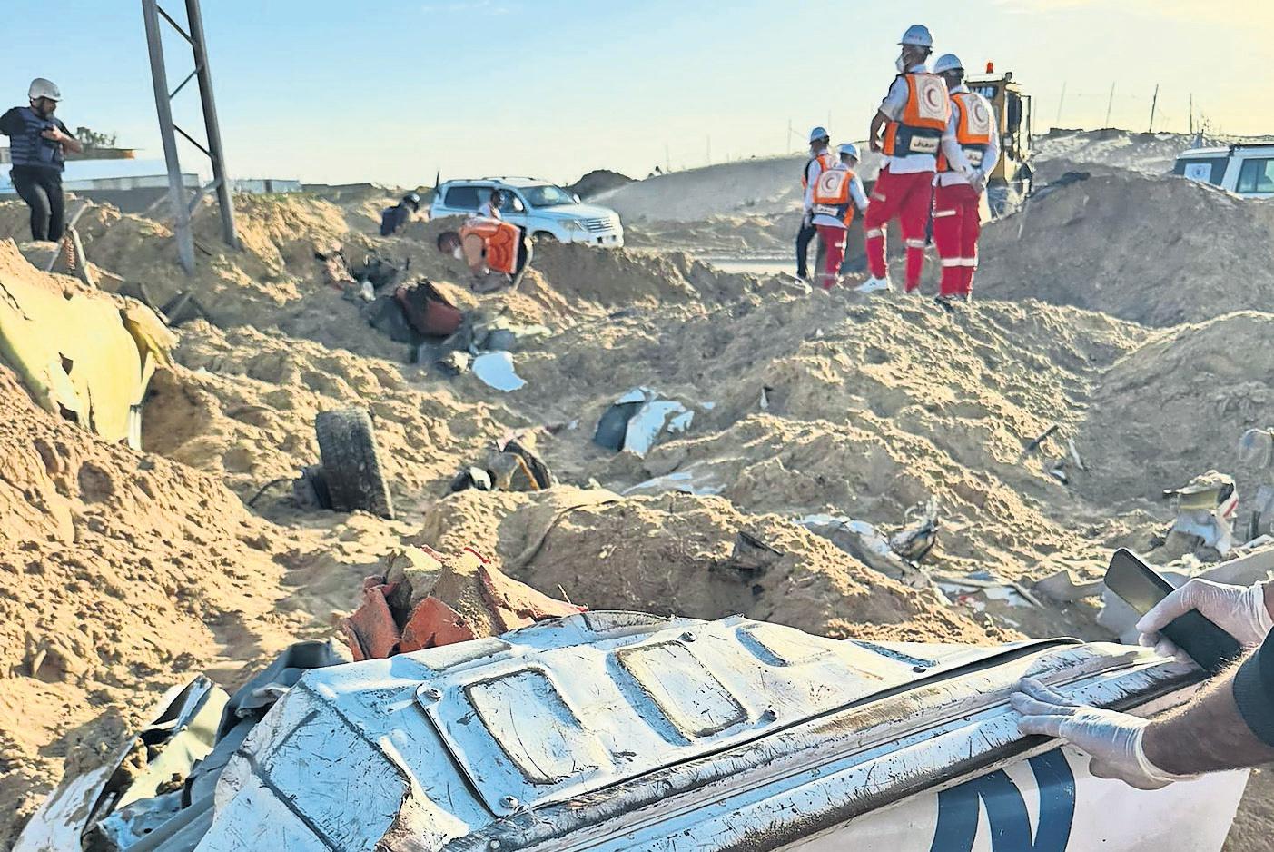 Survivor recounts Gaza paramedic killings