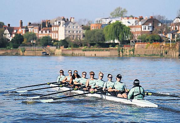 Oxford-Cambridge boat race plagued by sewage in Thames