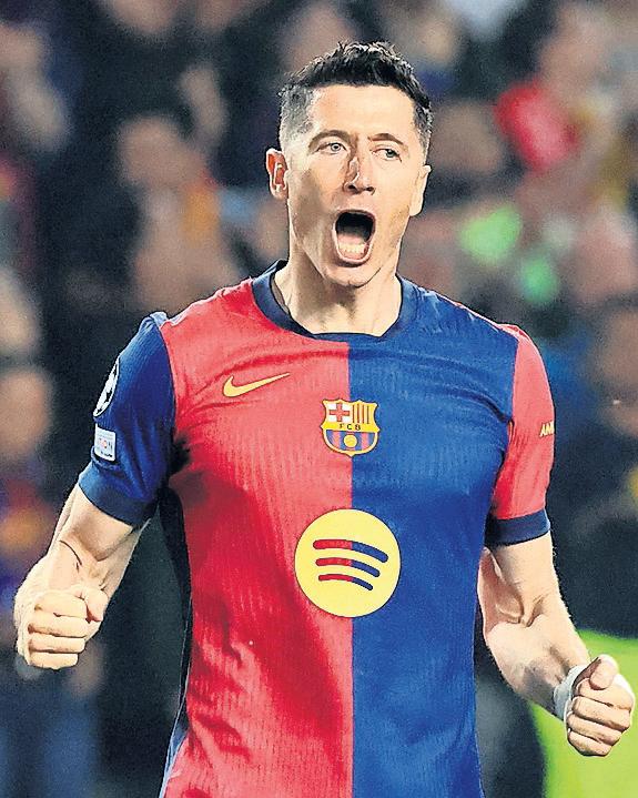 Lewandowski doubles up to give Barça total control