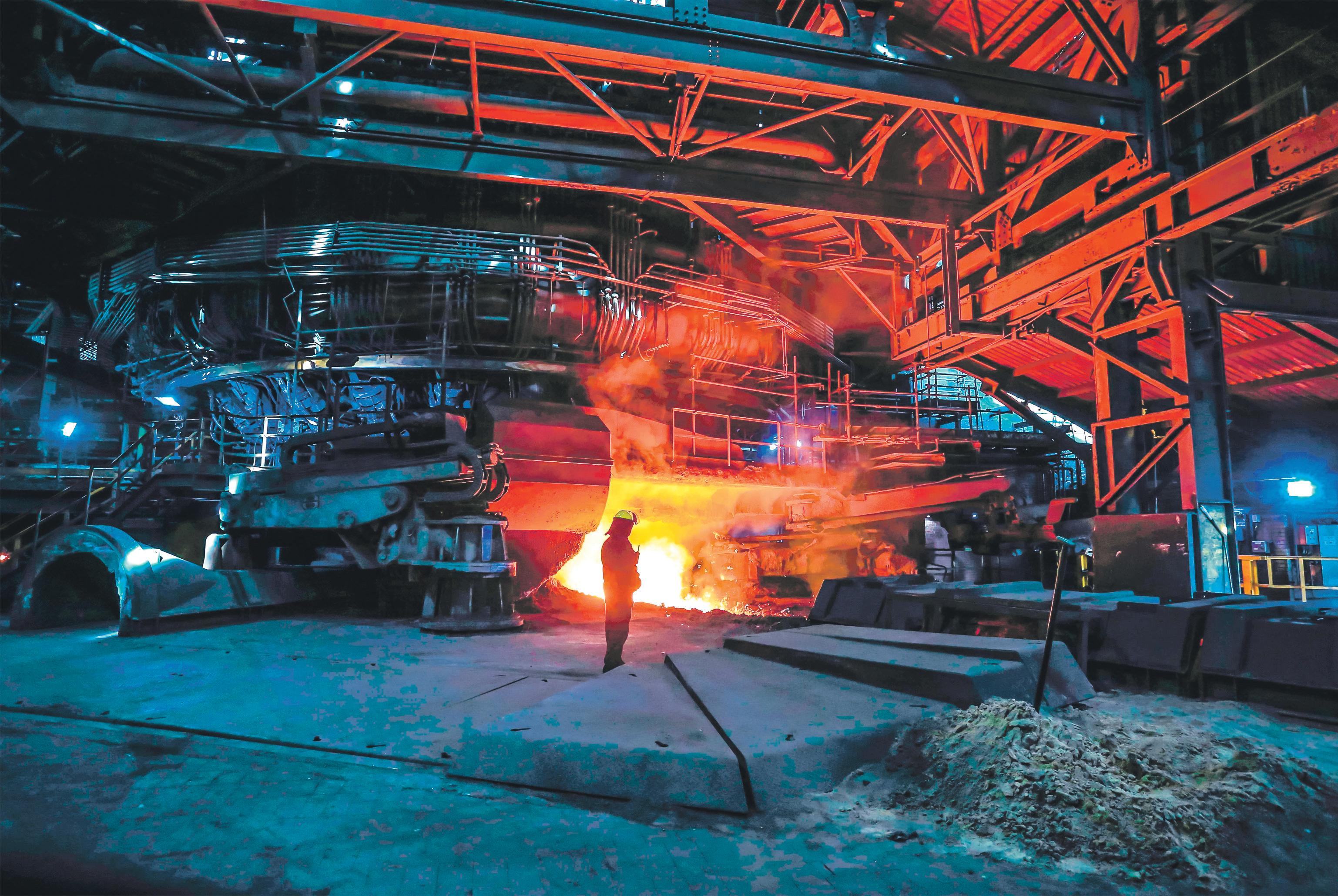 Rivals join race against time to save Scunthorpe blast furnaces
