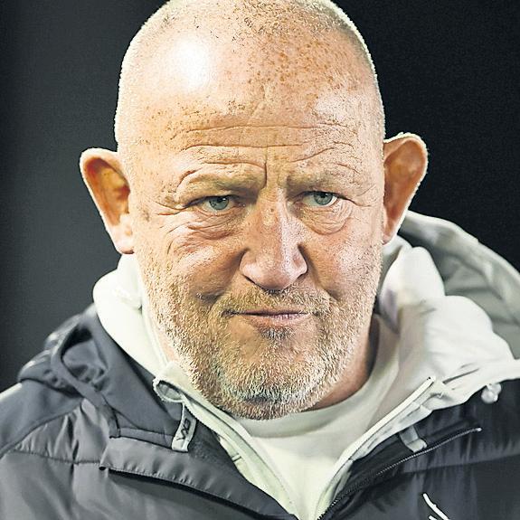 Obscenity aimed at officials led to Diamond's six-match ban