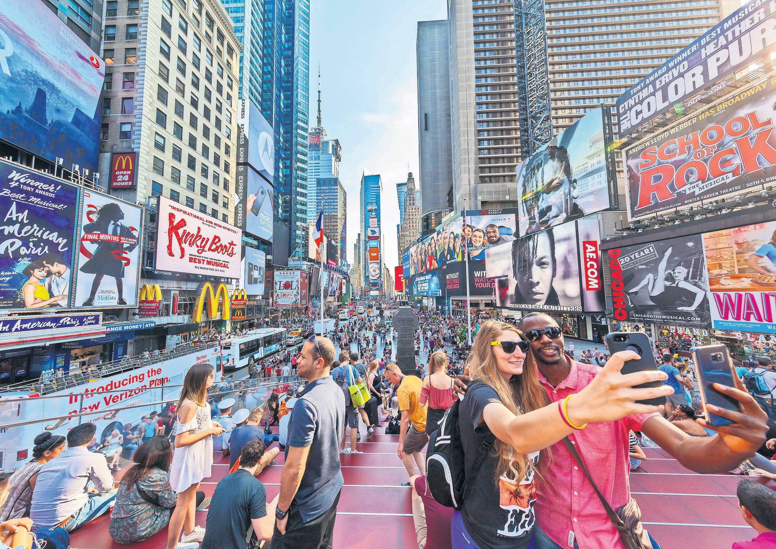 Tourism Visitors to US fall as "Trump slump" bites