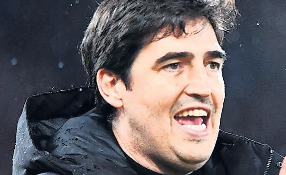 Bournemouth preparing to offer Iraola new deal