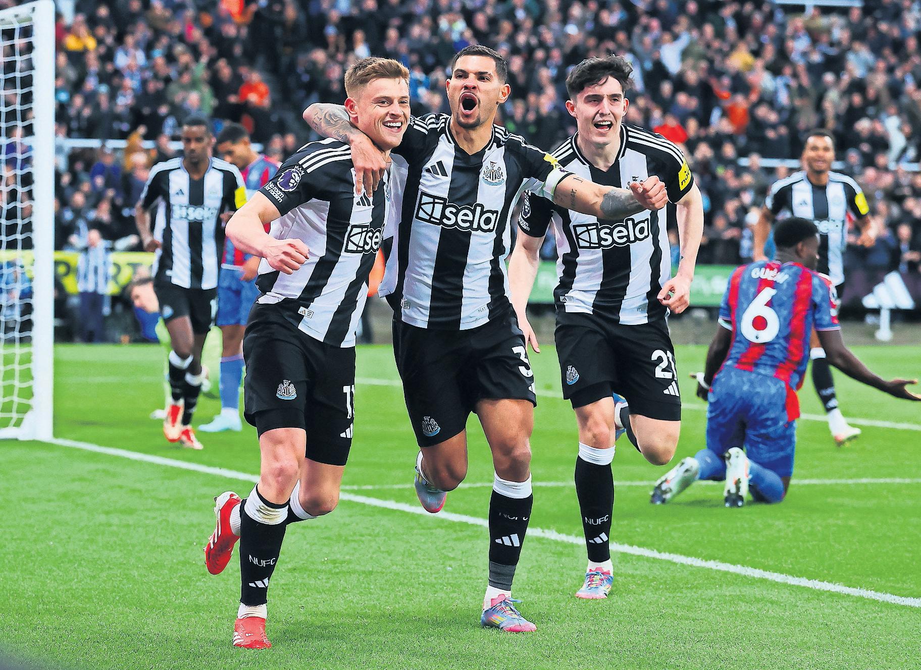 Isak caps cruise past Palace and rockets Newcastle into third