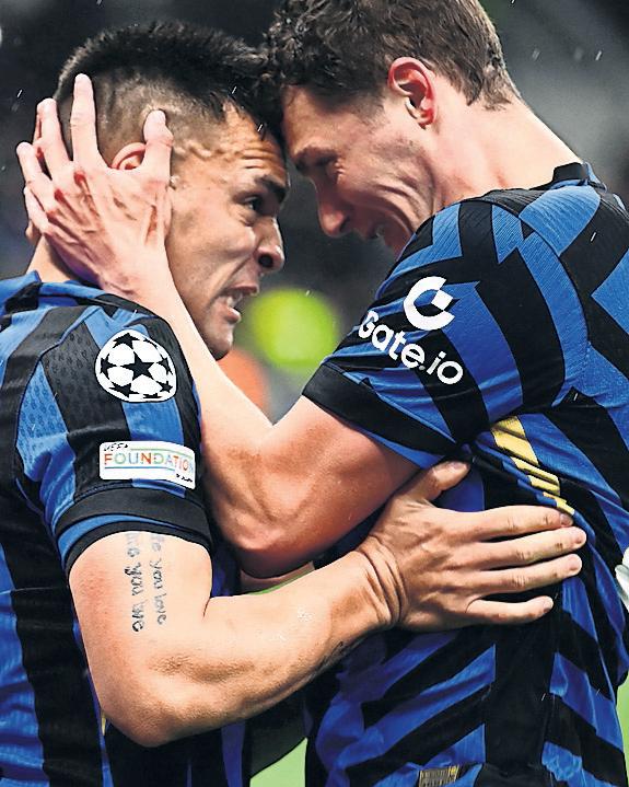 Martínez and Pavard pounce to propel Inter past Bayern
