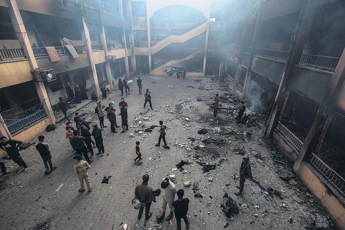 Strikes kill 25 in Gaza as Israel urged to stop aid blockade