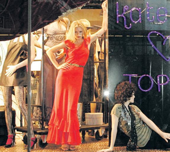 Topshop to return to high street by selling in partners' stores