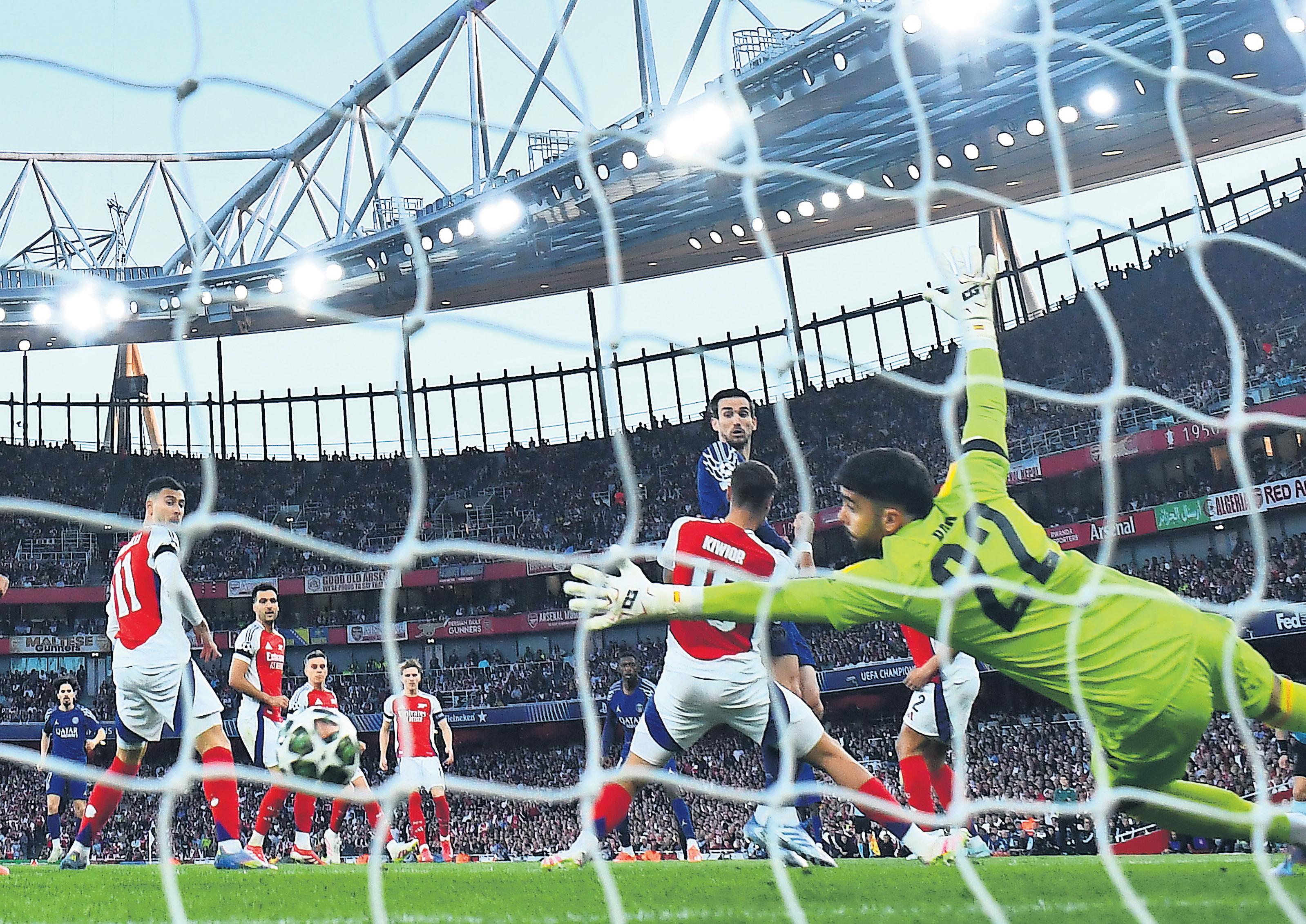 Dembélé's sharp finish and Donnarumma's saves put PSG in driving seat