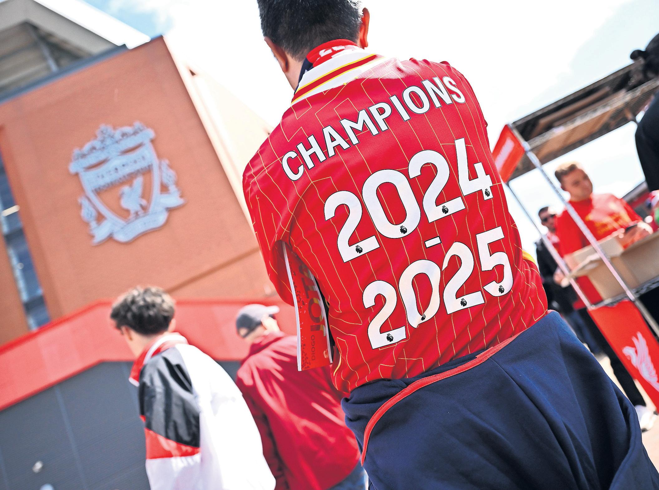 Colour me surprised Is it ever OK to wear another club's shirt? My odd week living in a Liverpool top