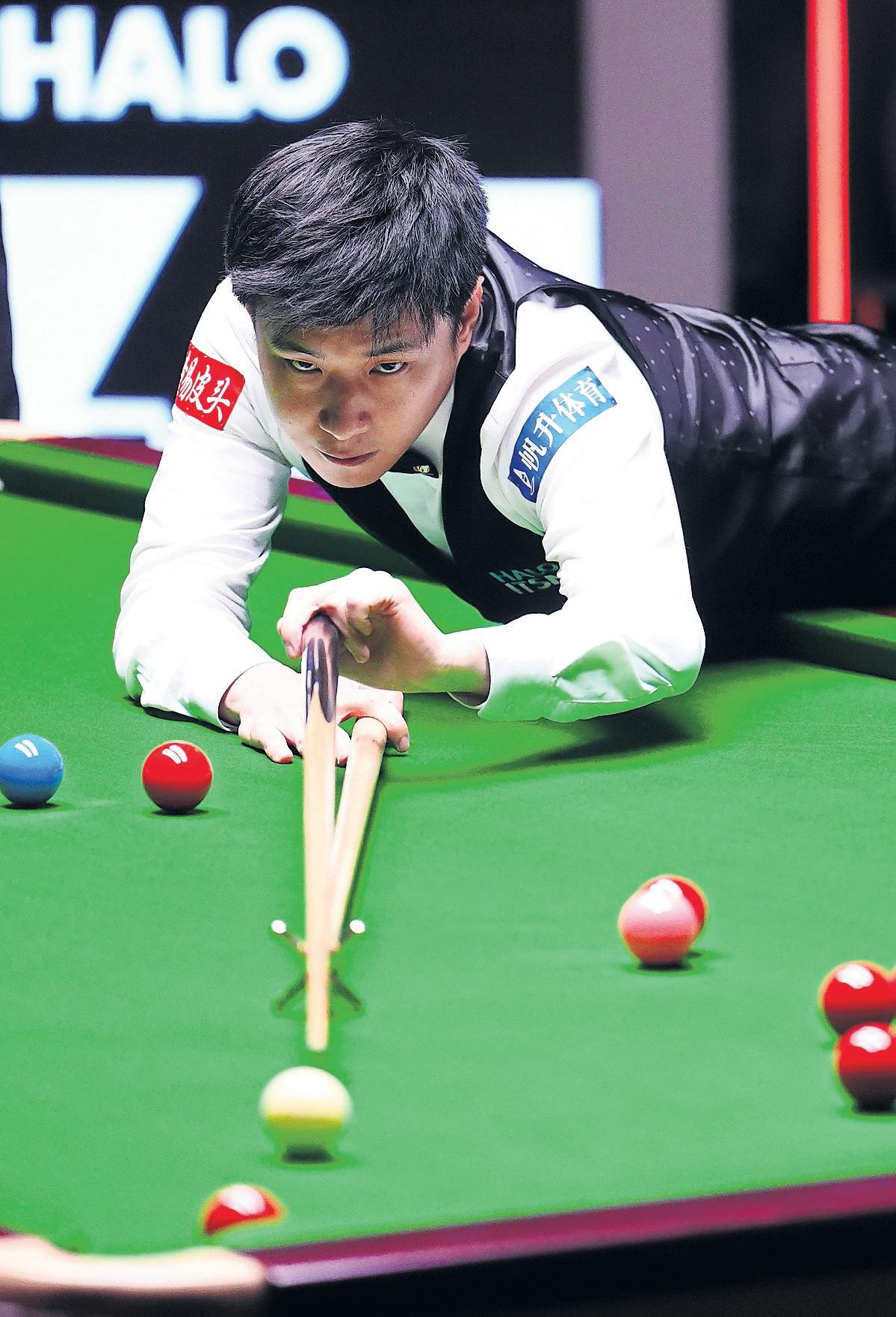 Zhao becomes China's first world champion after thrashing Williams
