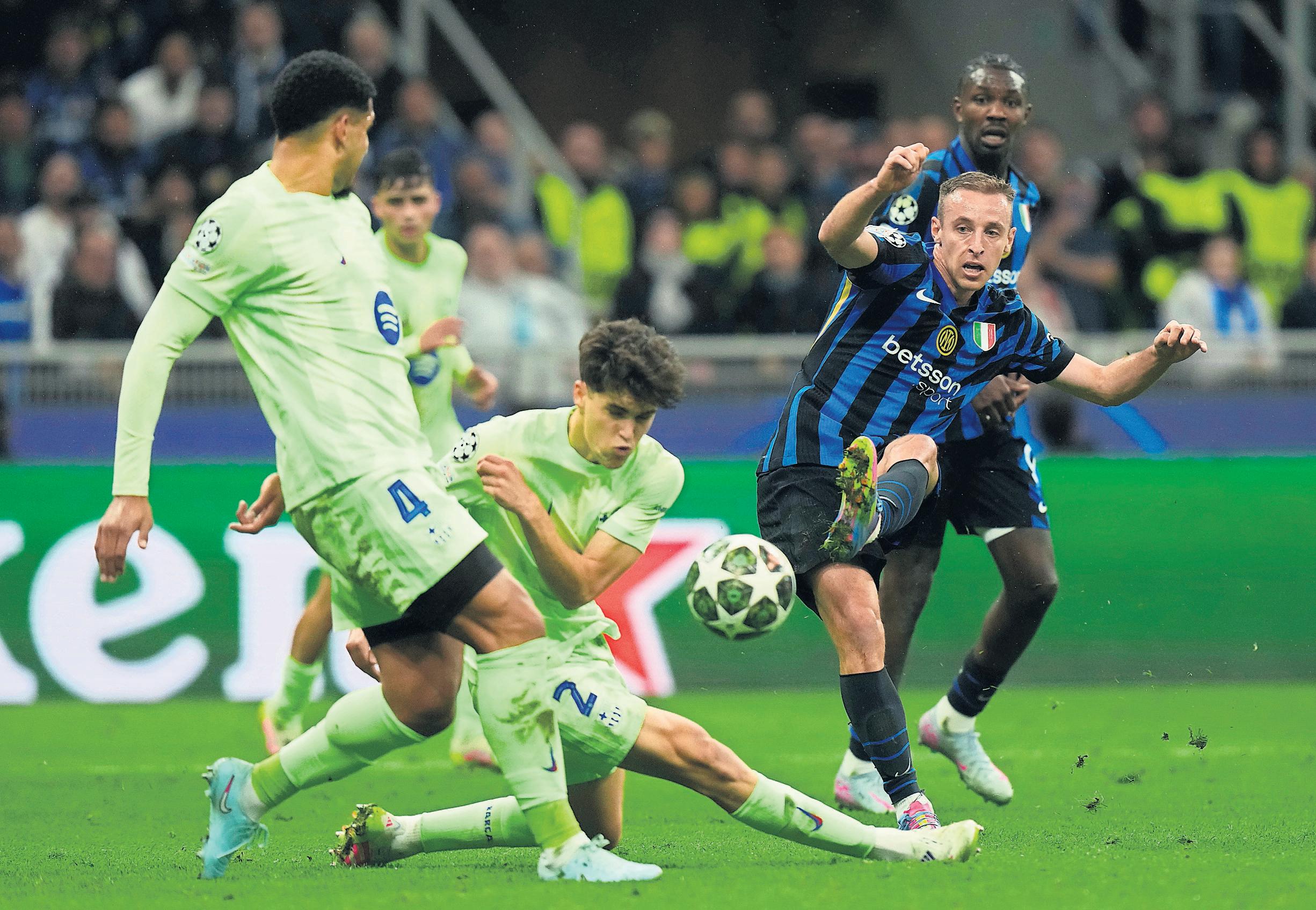 Frattesi fires Inter into final after Barcelona fall short in seven-goal epic