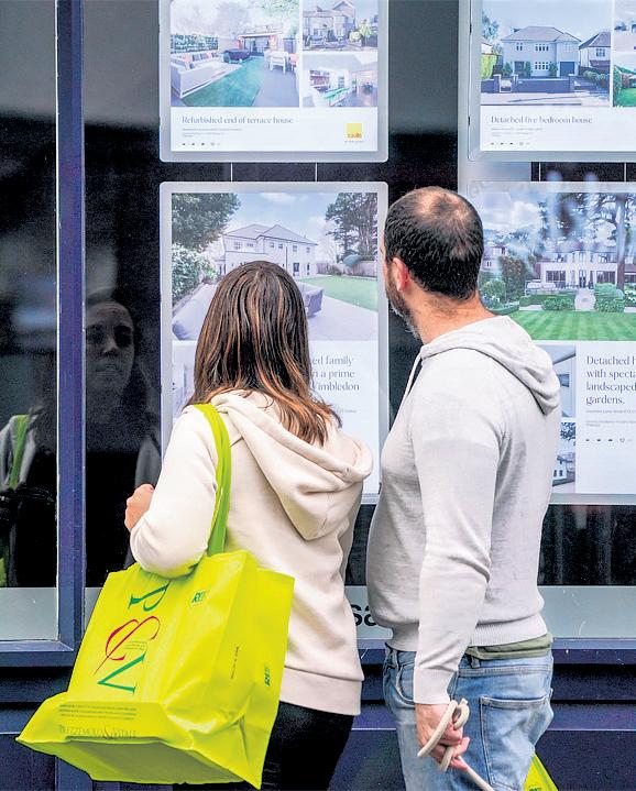Base rate cut: How the Bank's decision affects mortgages and savings