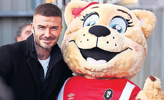 Beckham and Neville take over Salford and aim high