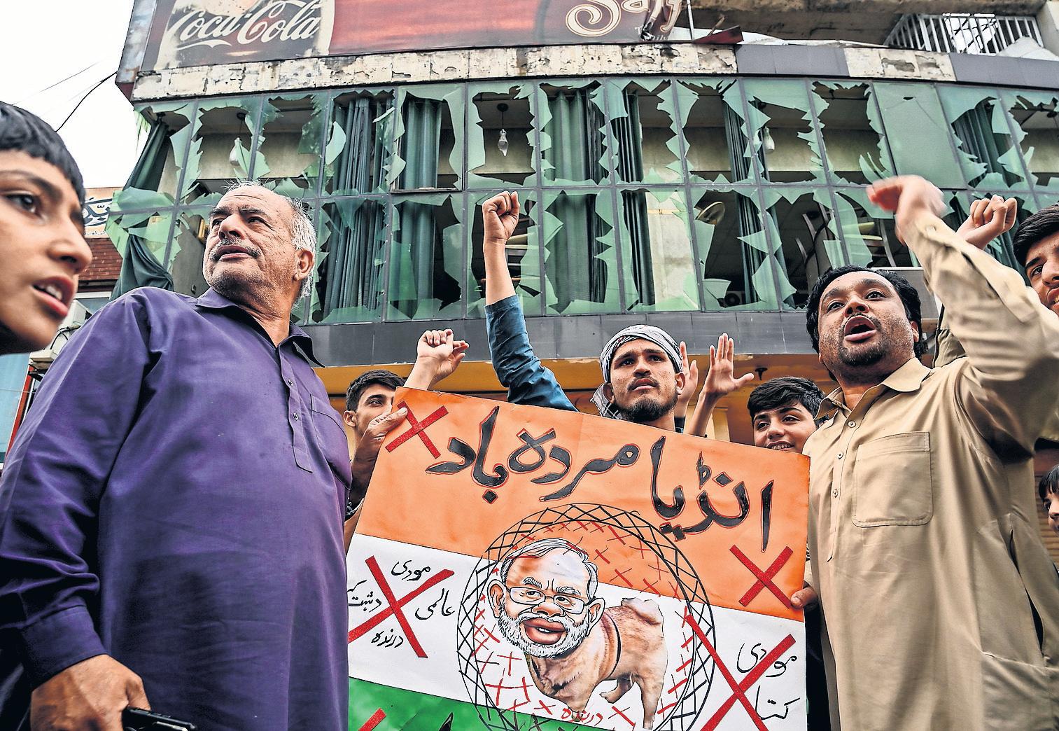 There will be war Frustration and anger on the streets of Rawalpindi