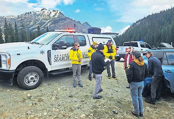 Injured climber drove to payphone to seek help after gully fall left three dead