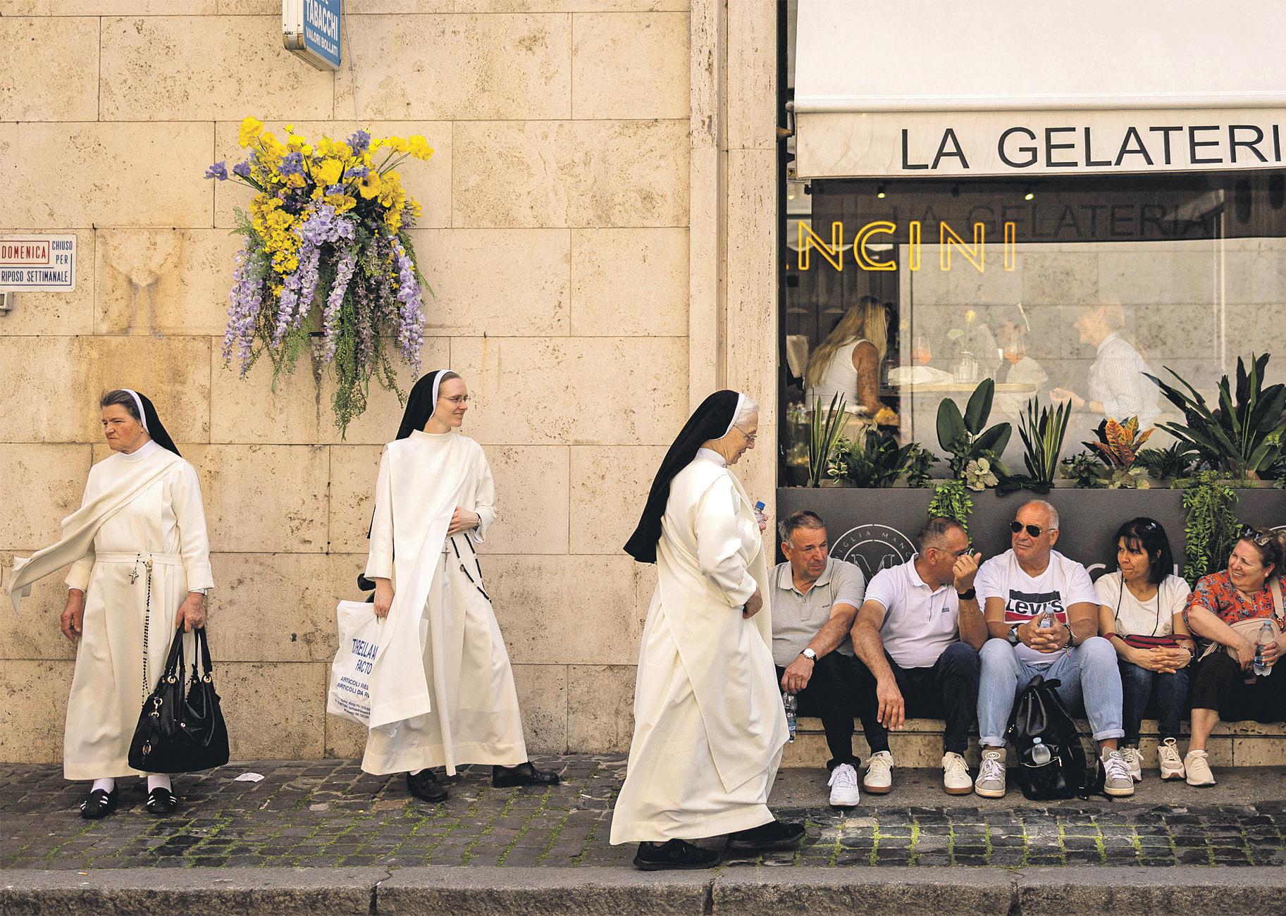 The Pope Effect: Rome's Tourist Sector Expects Leo to Lure His Fellow Americans