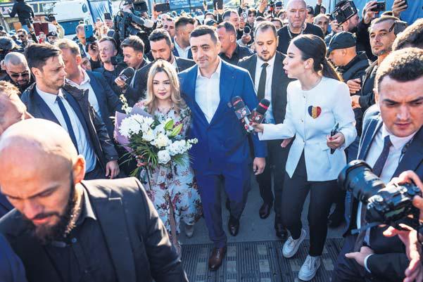 Centrist on track to beat far-right rival in Romania presidential poll