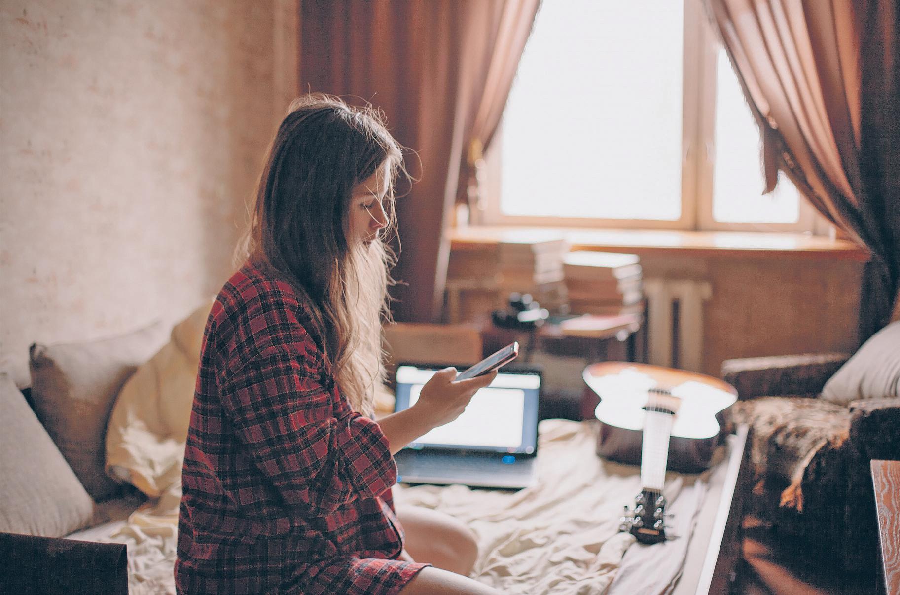 Half of young people wish the internet did not exist