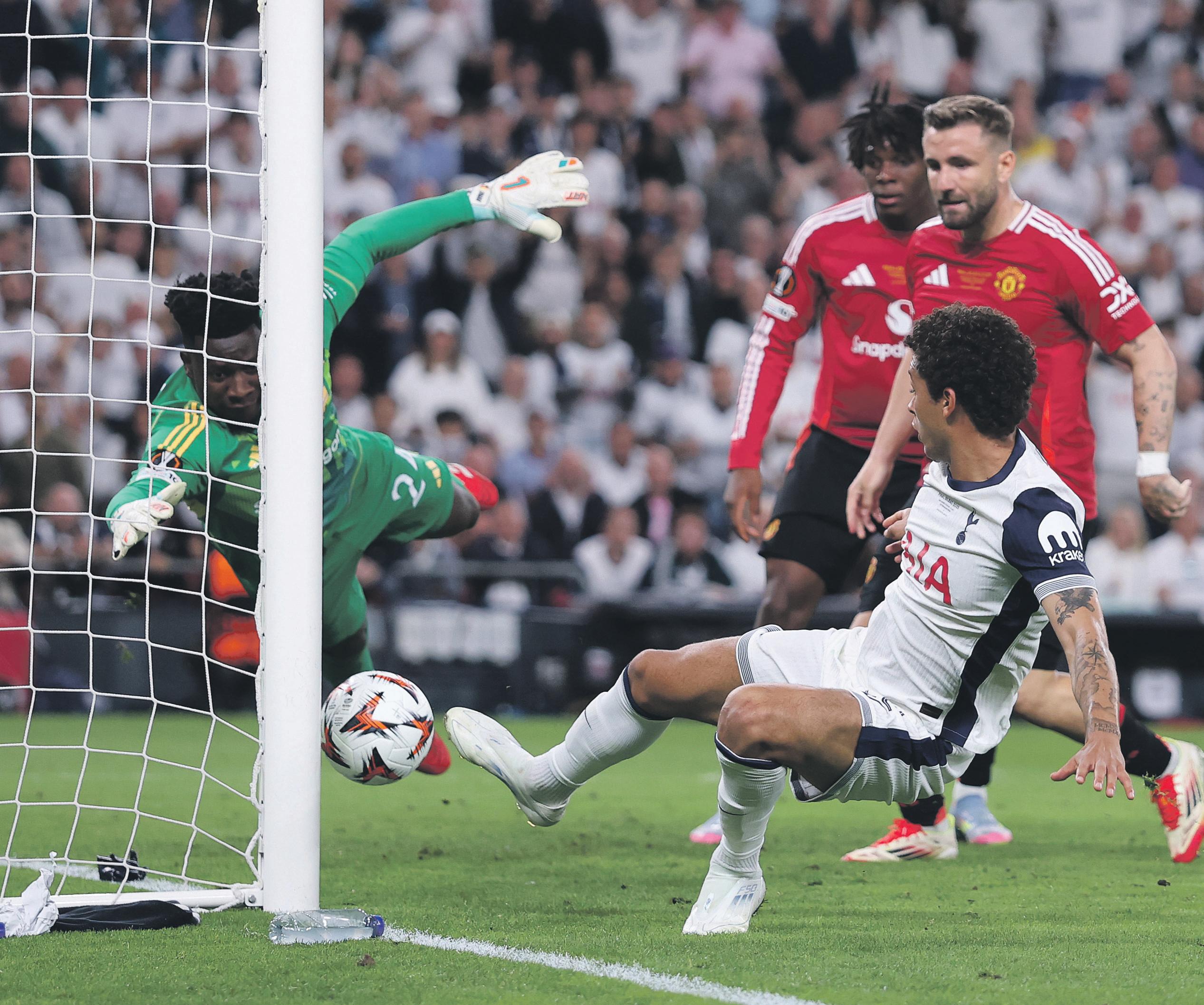 Johnson's deft touch finally ends Spurs' long wait for silverware