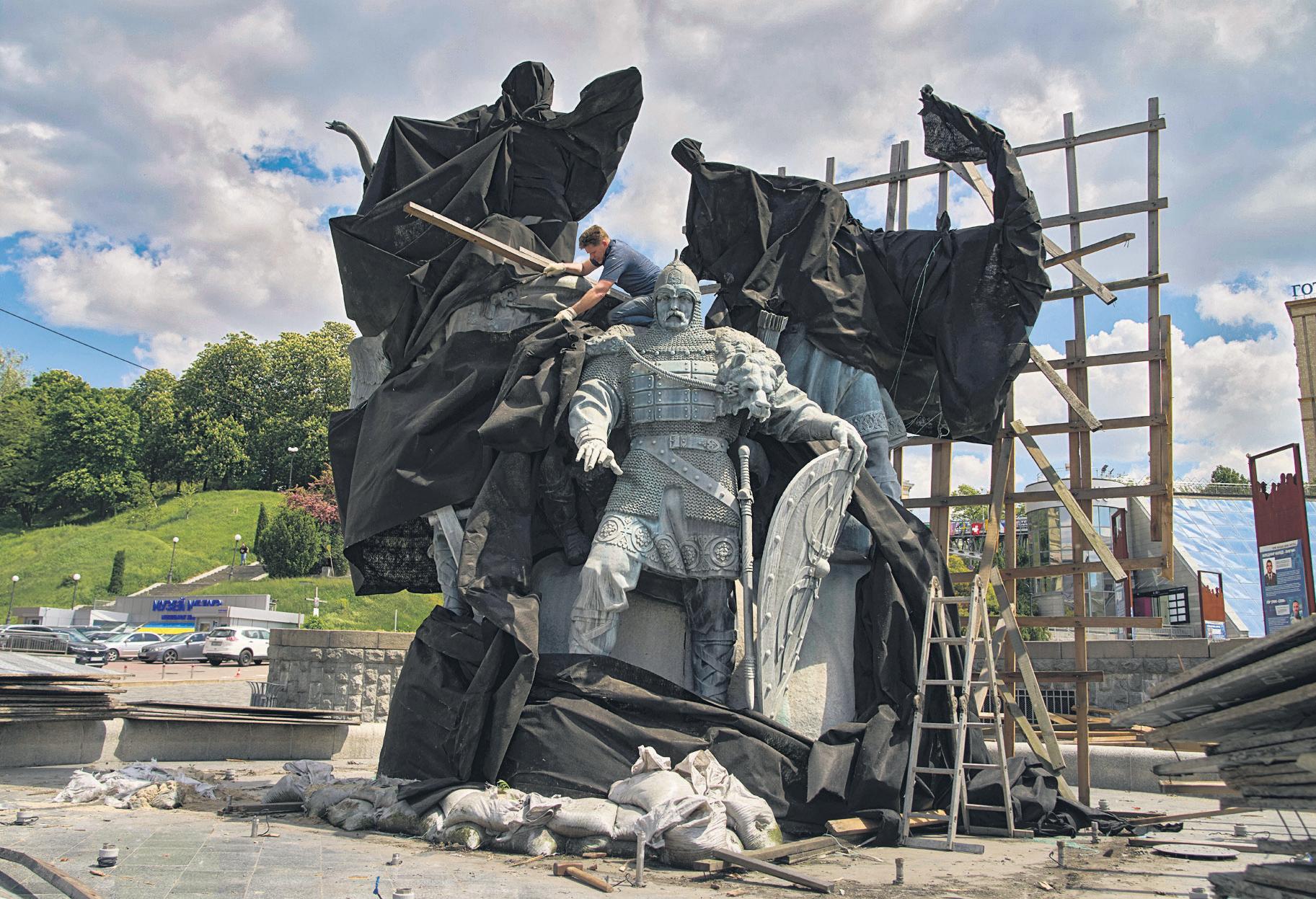 Sanctions regime EU must tighten grip without US assistance