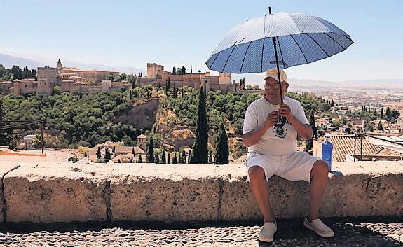 Parts of Spain braced for temperatures of up to 40C