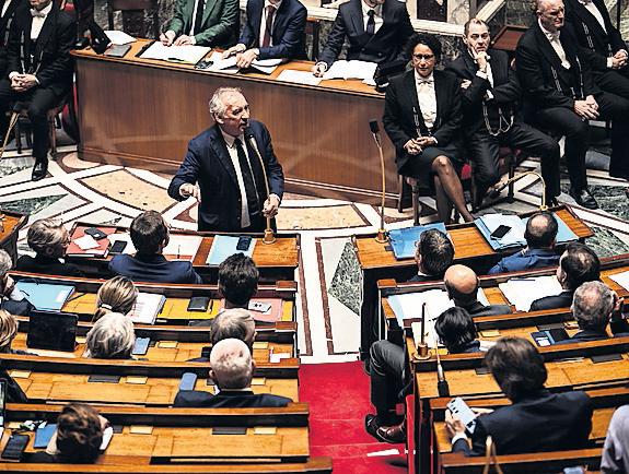 Lawmakers in France vote in favour of legalising assisted dying