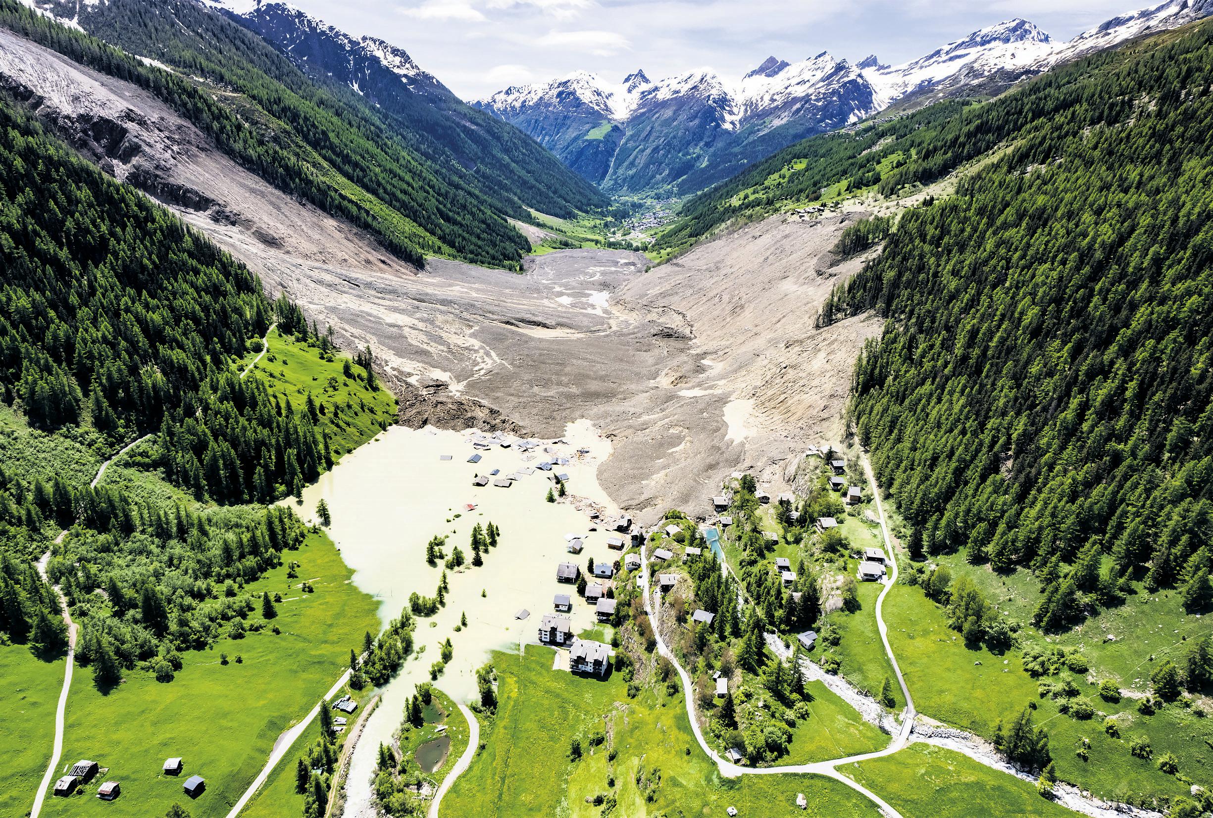 'Apocalyptic' Swiss village obliterated in two minutes by 9m tonnes of rock