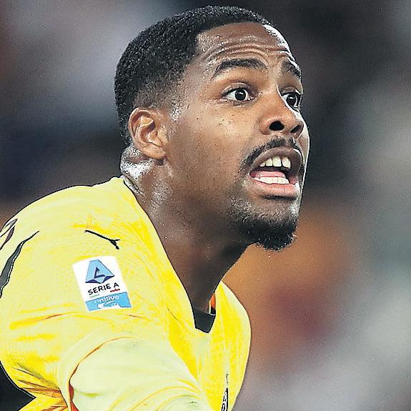 Chelsea eye Maignan deal after sending Sancho back