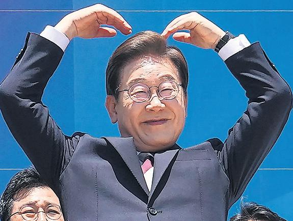 Trade chaos is a threat to South Korea, warns new president