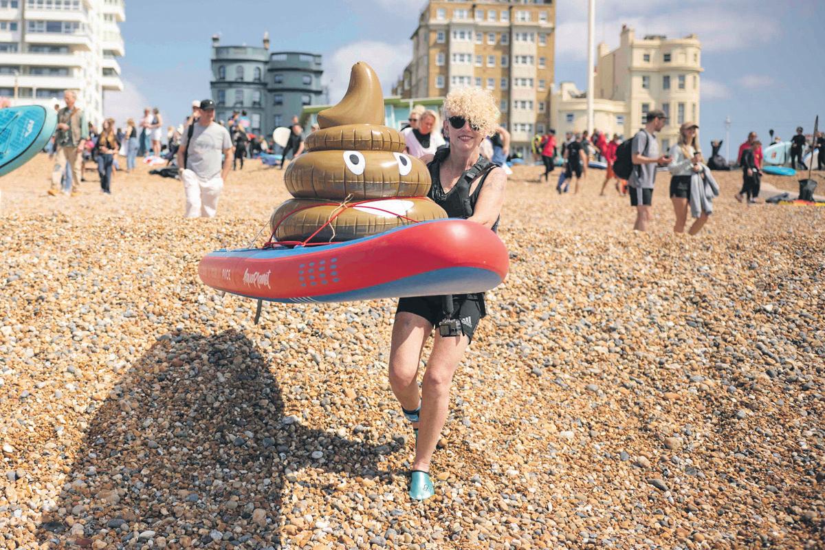 Labour bans bonuses for 10 water bosses amid worsening pollution