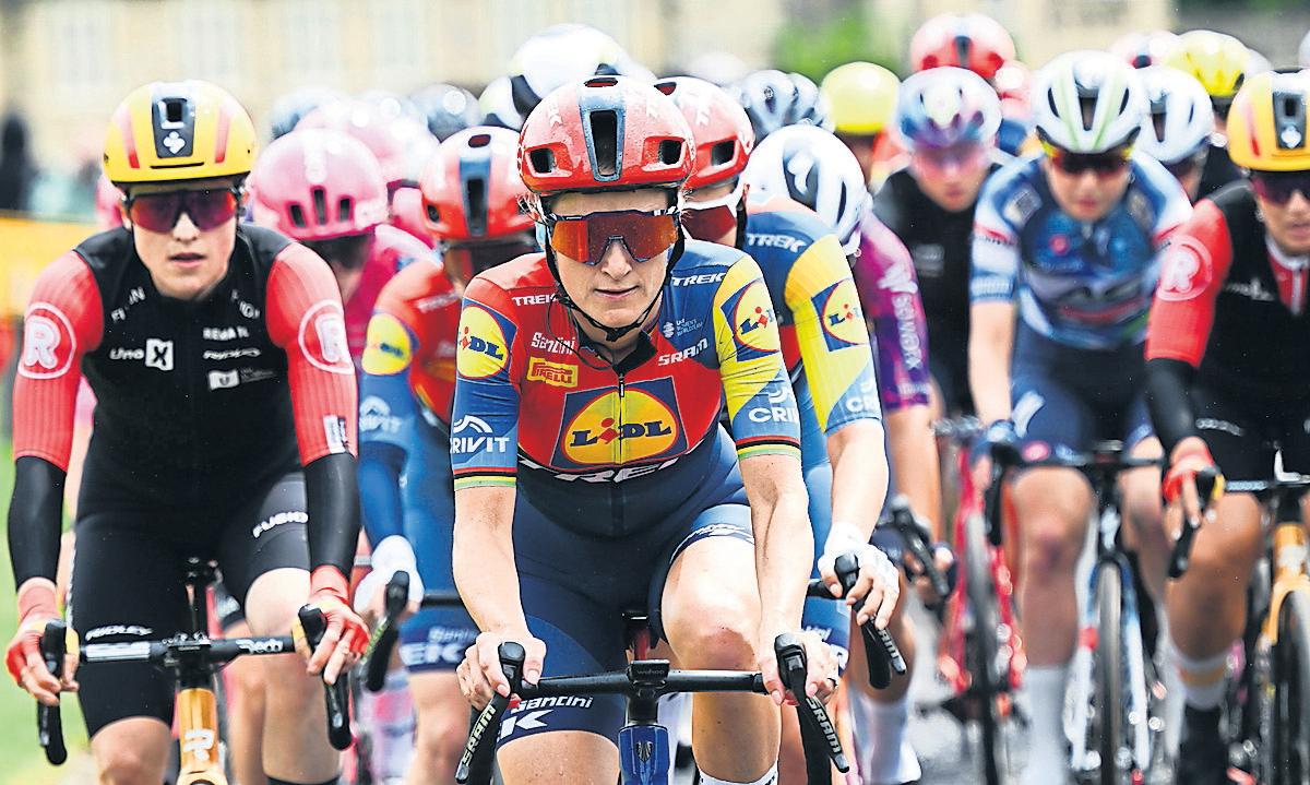 Deignan's farewell tour off to tricky start on home turf