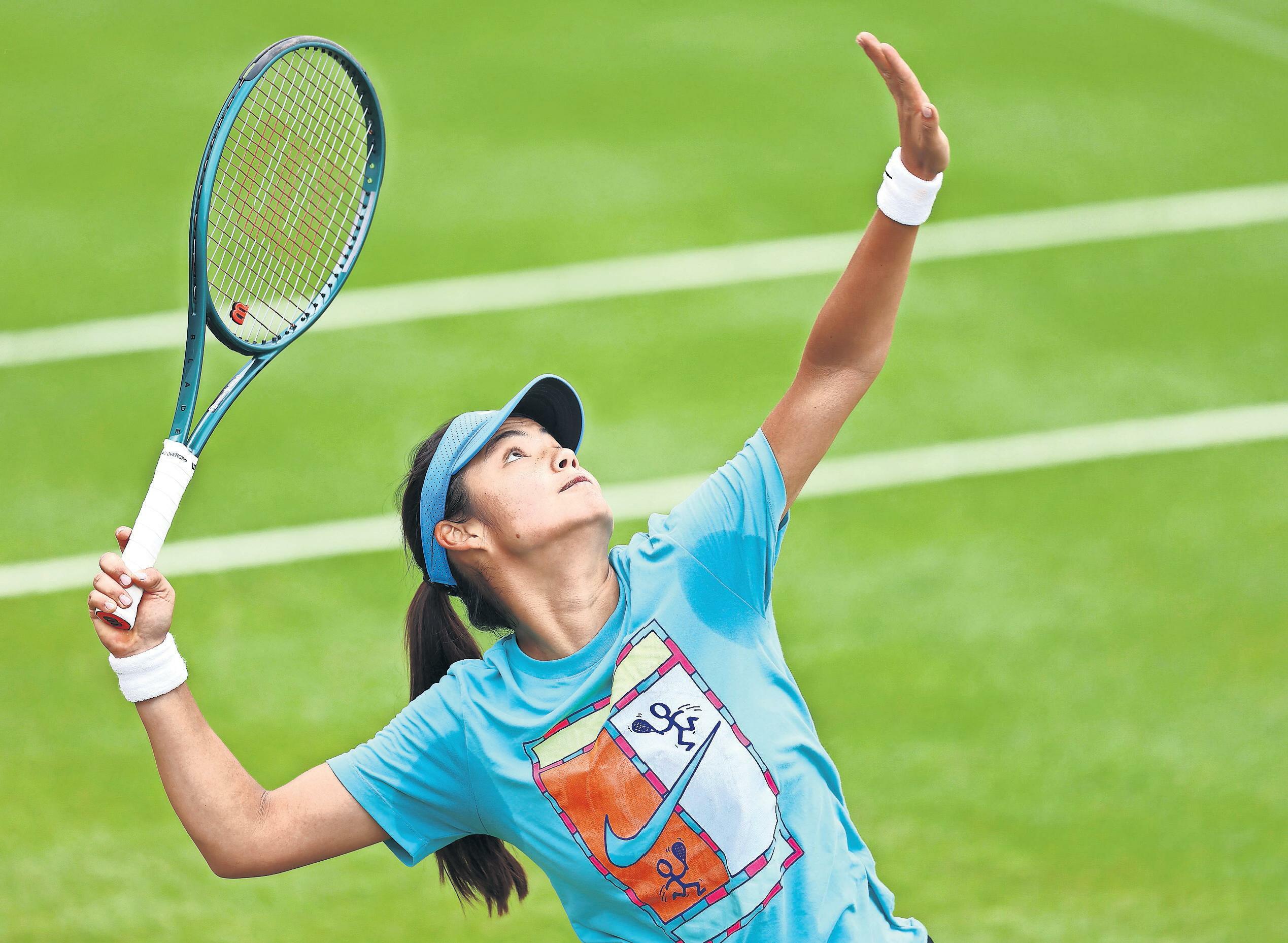 Raducanu plays down Queen's hopes after back spasms