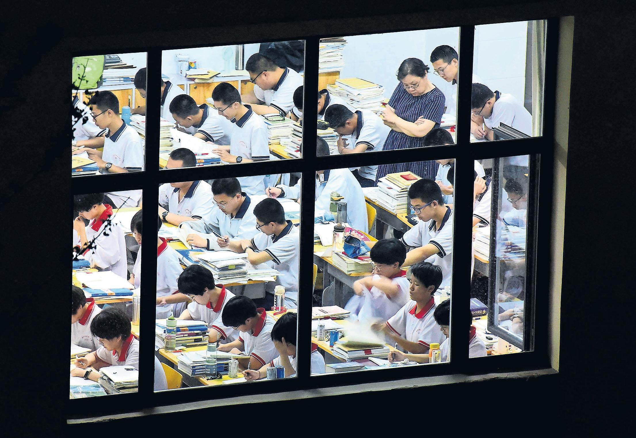 Chinese tech companies freeze AI tools to deter exam cheats