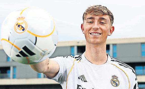 'I'm quite calm': Huijsen shrugs off Real's 'most expensive' tag