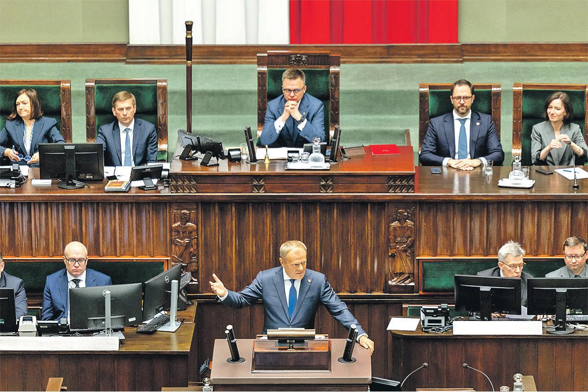 Tusk wins vote of confidence he called to shore up coalition