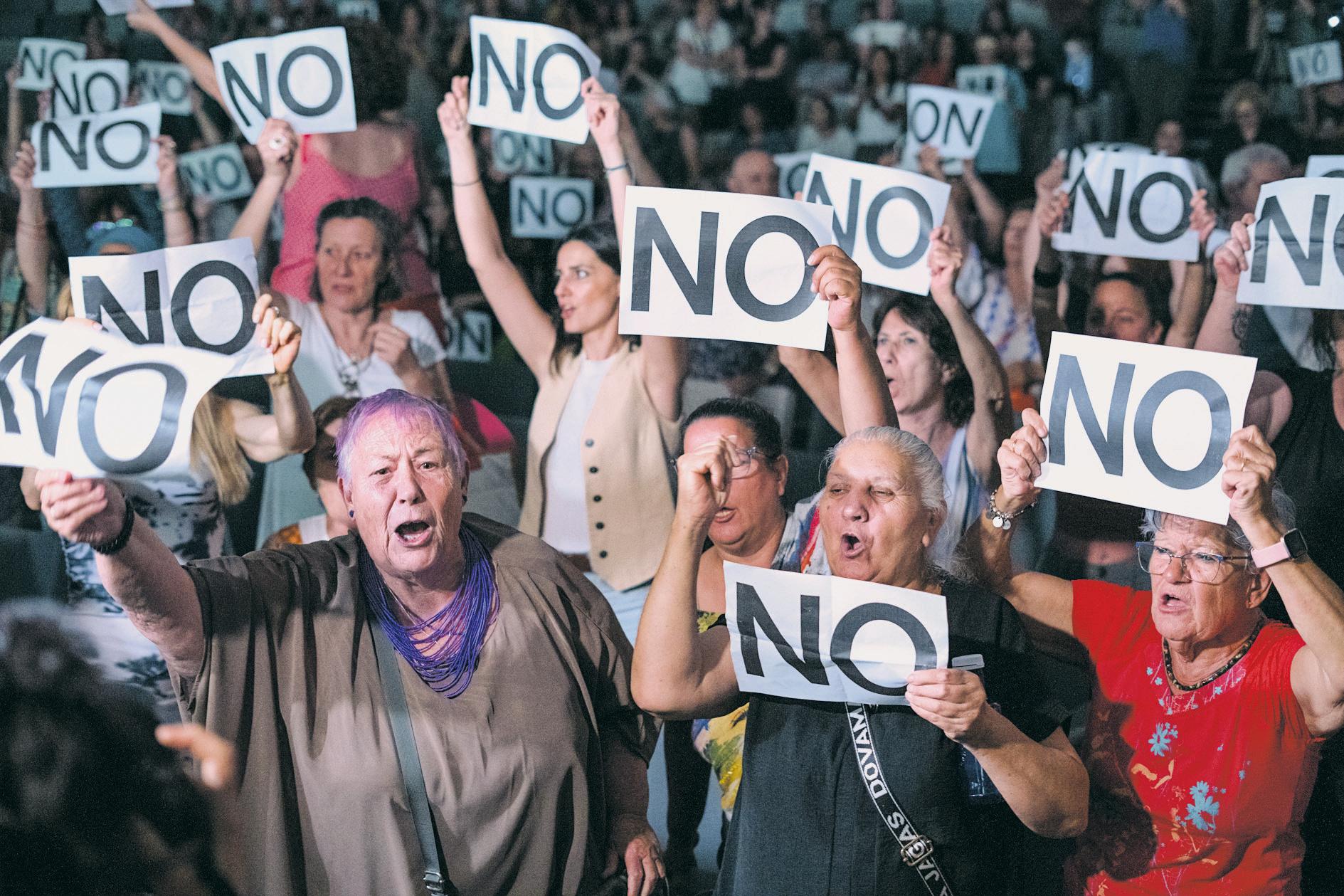 Franco's ghosts Church says 'tepid' sorry for decades of abuse of women