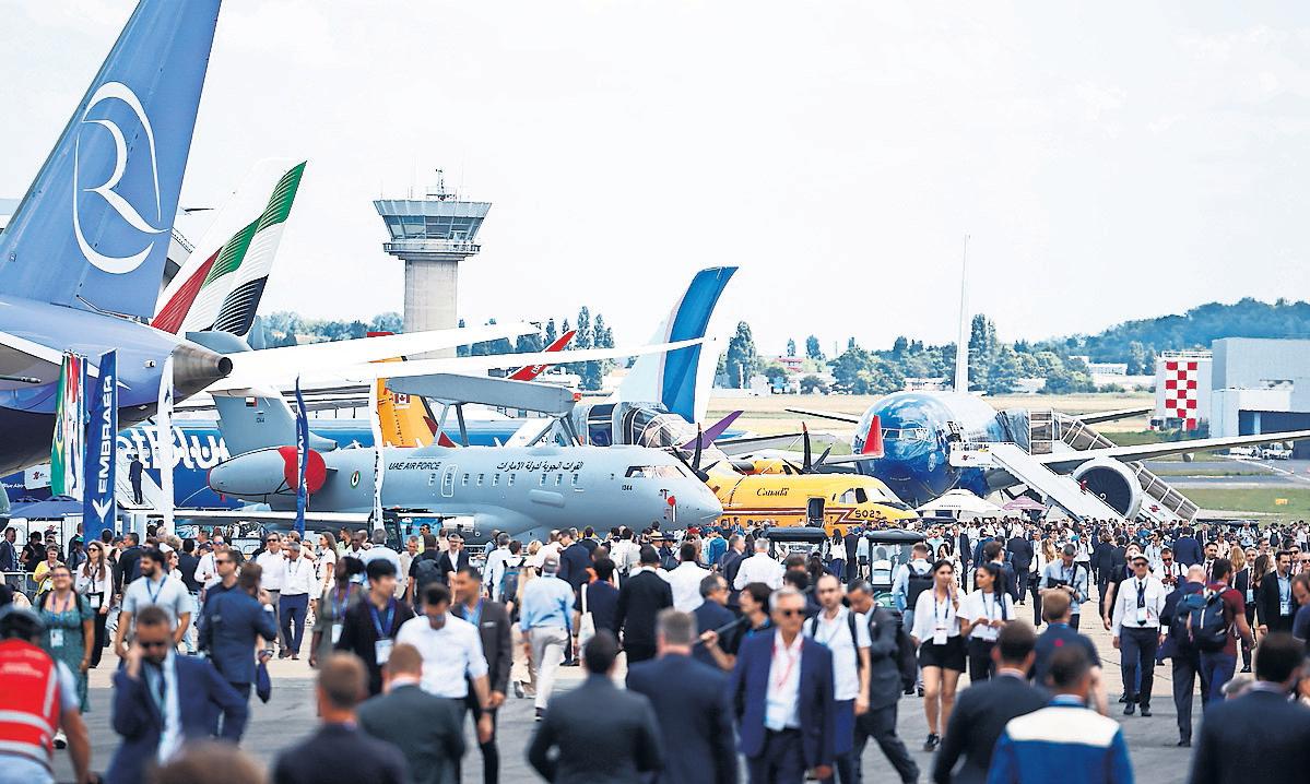 Paris clouds Indian crash and Israel overshadow airshow