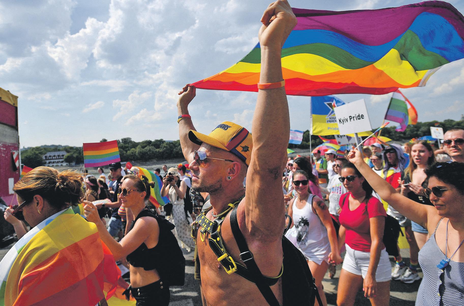 Budapest mayor vows to defy Orbán ban on Pride march
