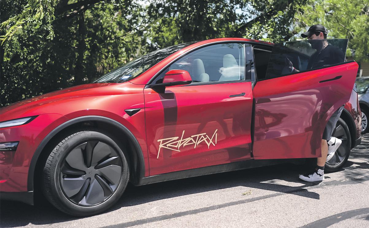 US Safety Agency Contacts Tesla Over Reports of Erratic Robotaxis