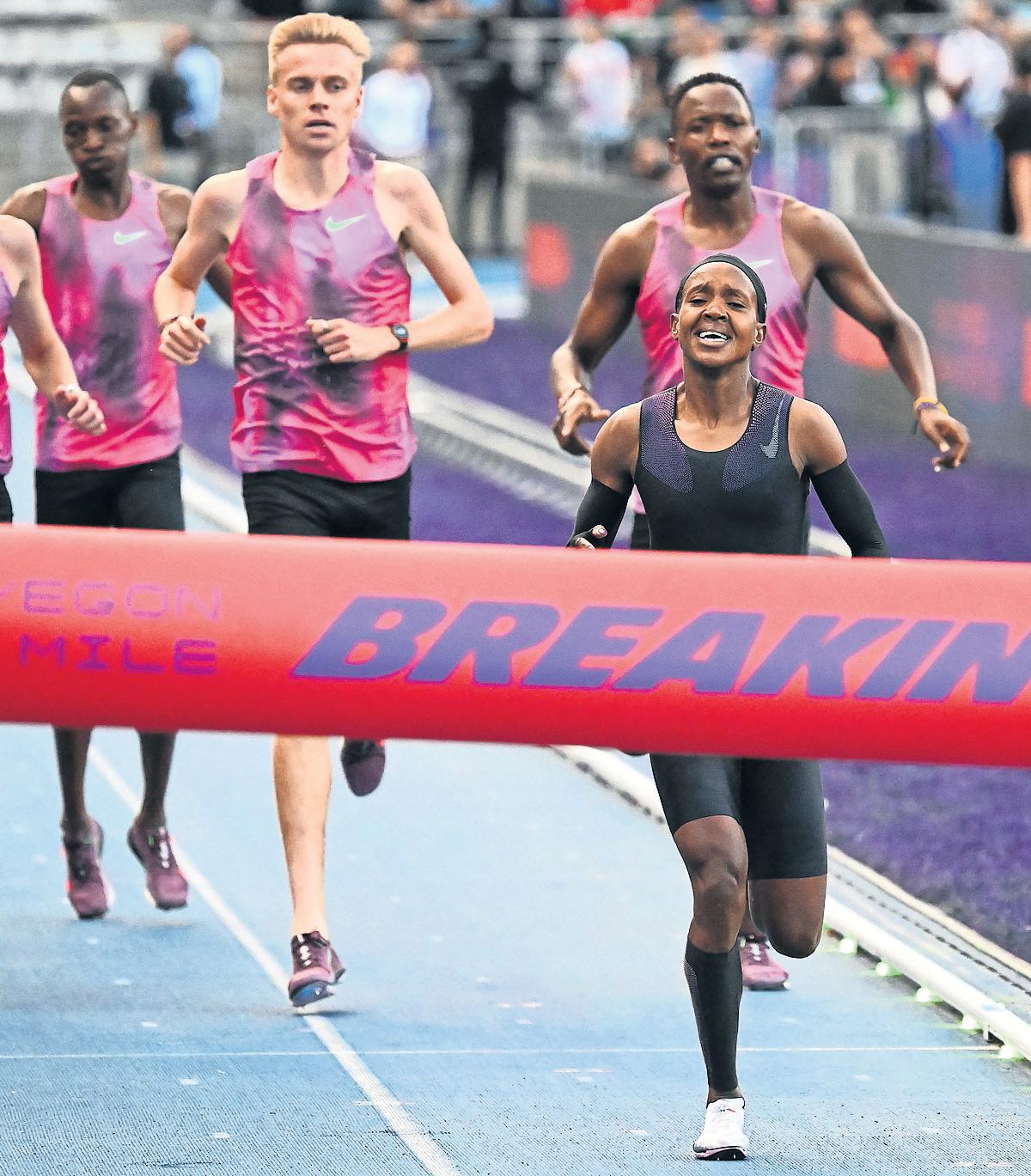 Kipyegon off the pace in Parisian anticlimax