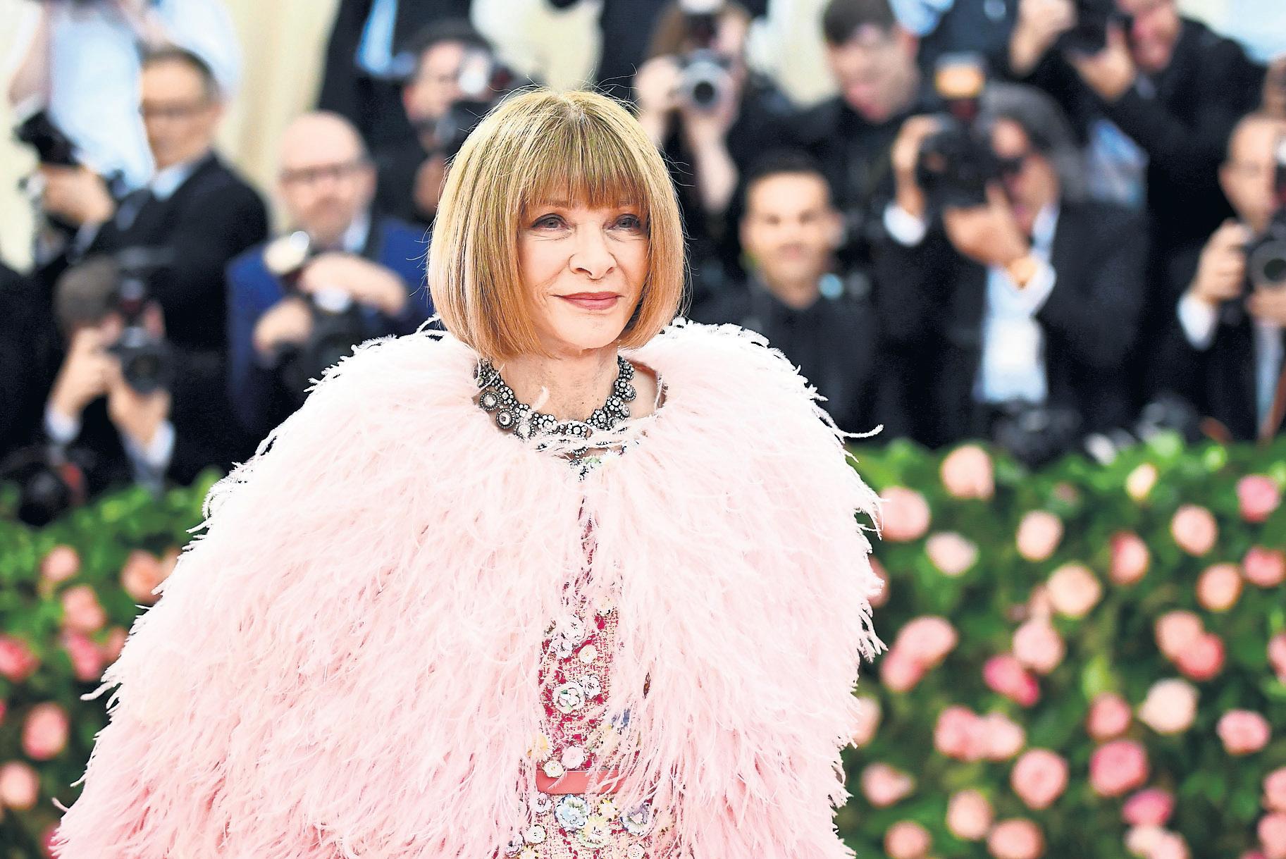 Anna Wintour, queen of New York fashion, to step away from American Vogue