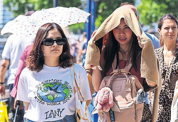 Near-record June temperatures expected as heatwave persists
