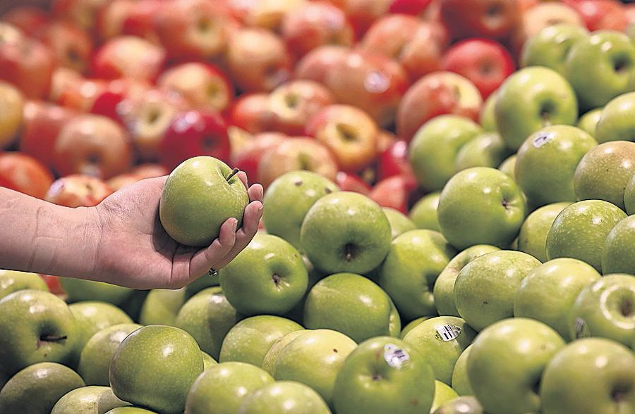 Food prices pushed up as heat affects harvests