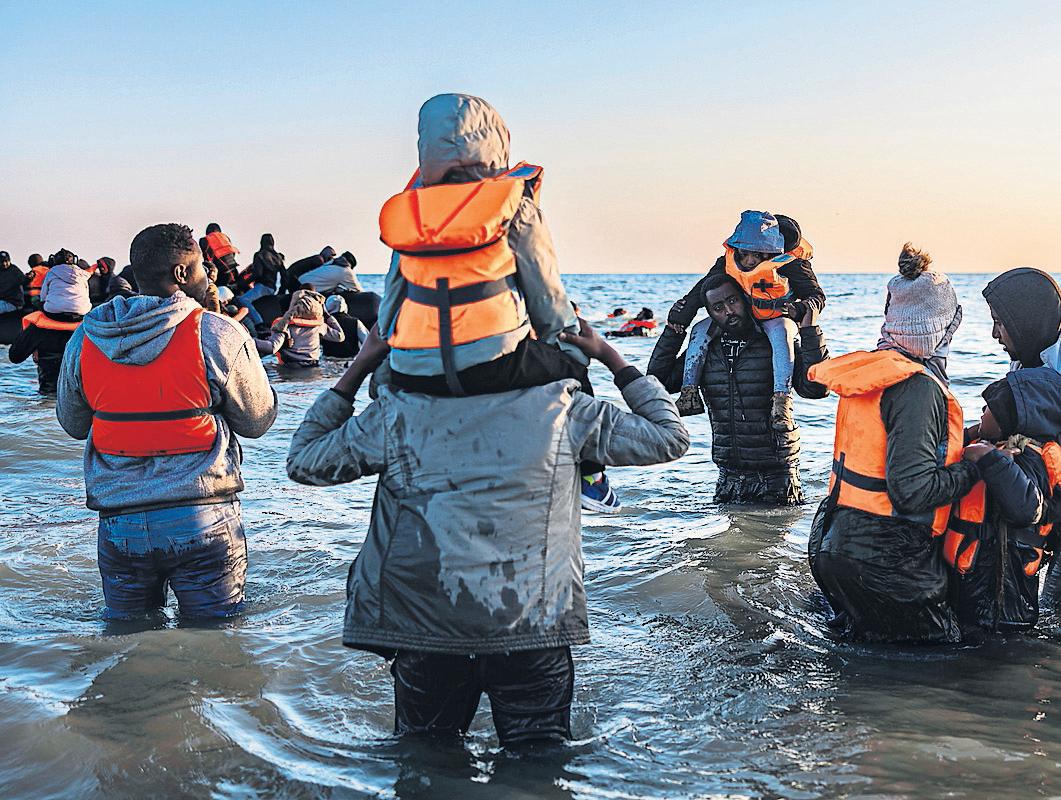 Children trying to cross Channel by boat exposed to teargas, says report