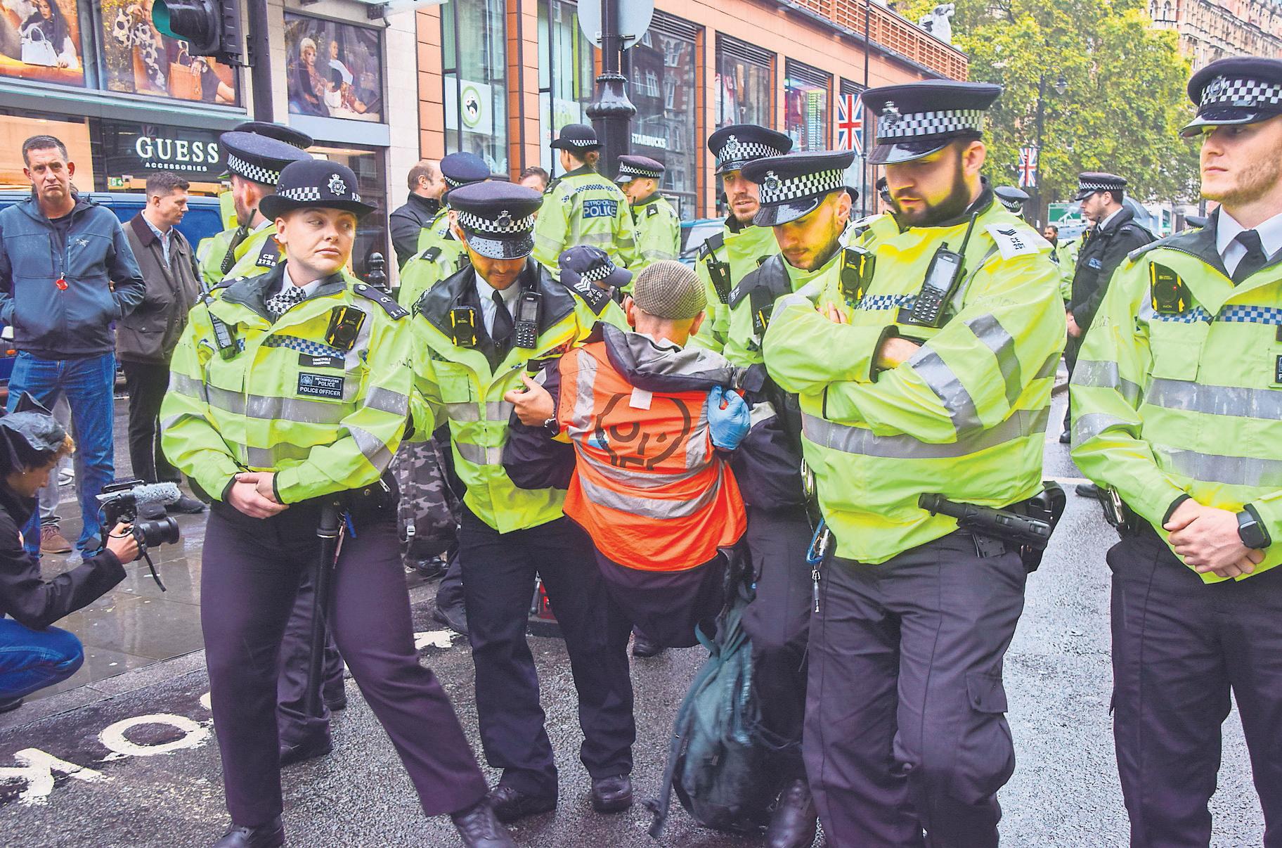 Met police accused of abusing powers of arrest to clamp down on climate protests