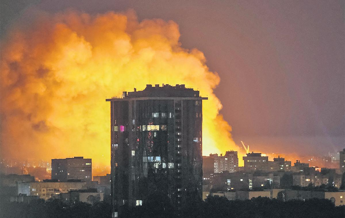 Trump in call to Zelenskyy as pledge to end war with Russia falters