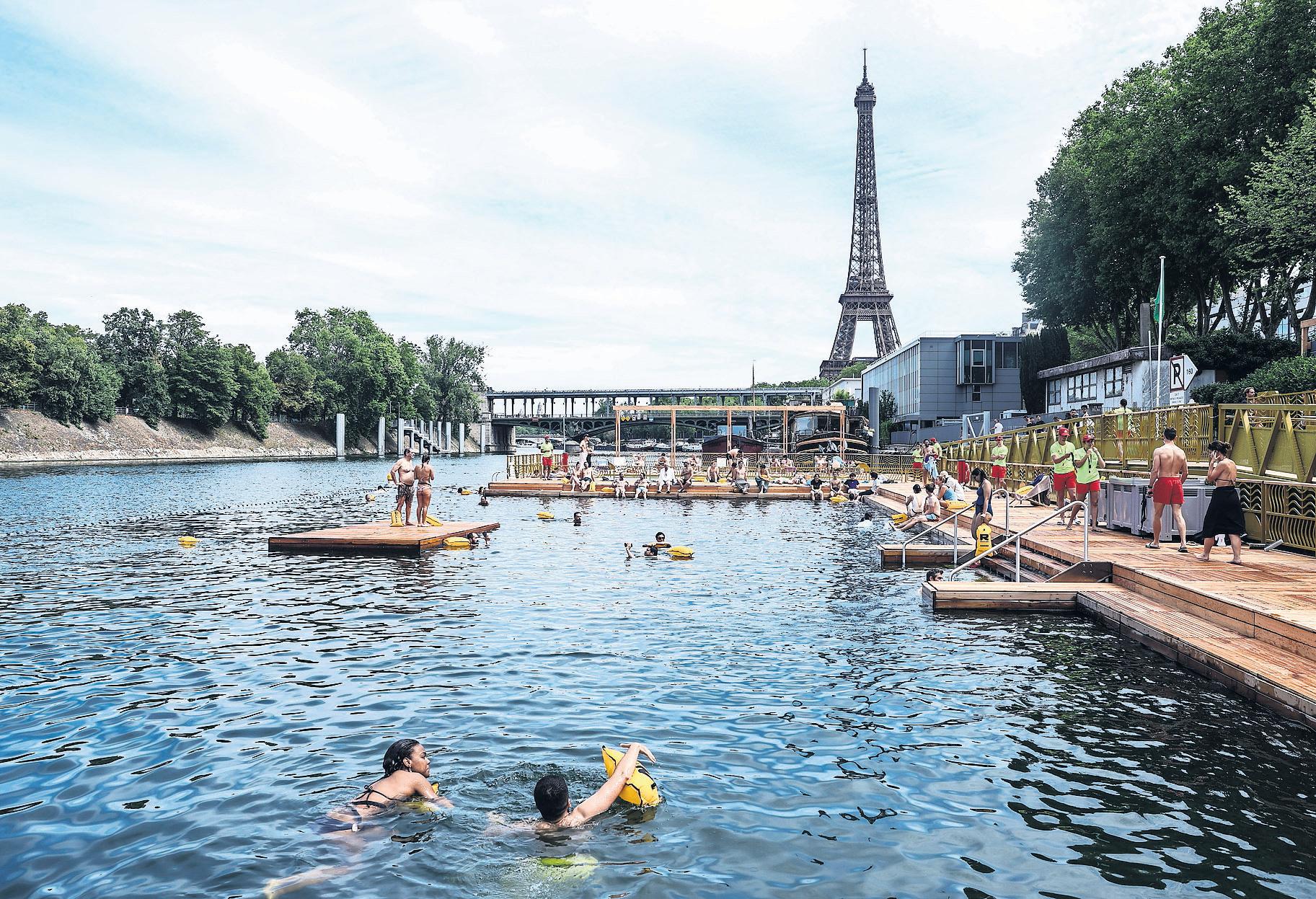 Parisians take a dip in the Seine as river gets a clean-up