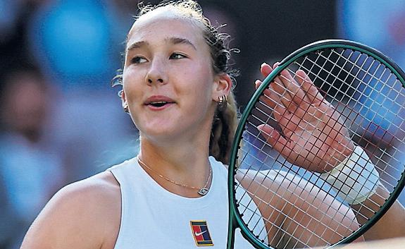 Super-nervous teen Andreeva advances into quarter-finals