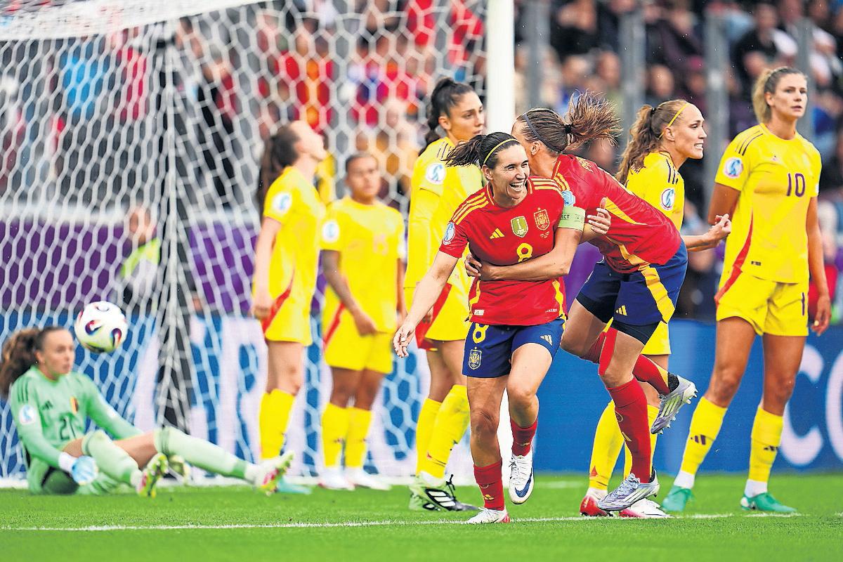 Putellas double and Pina ensure Spain douse Red Flames
