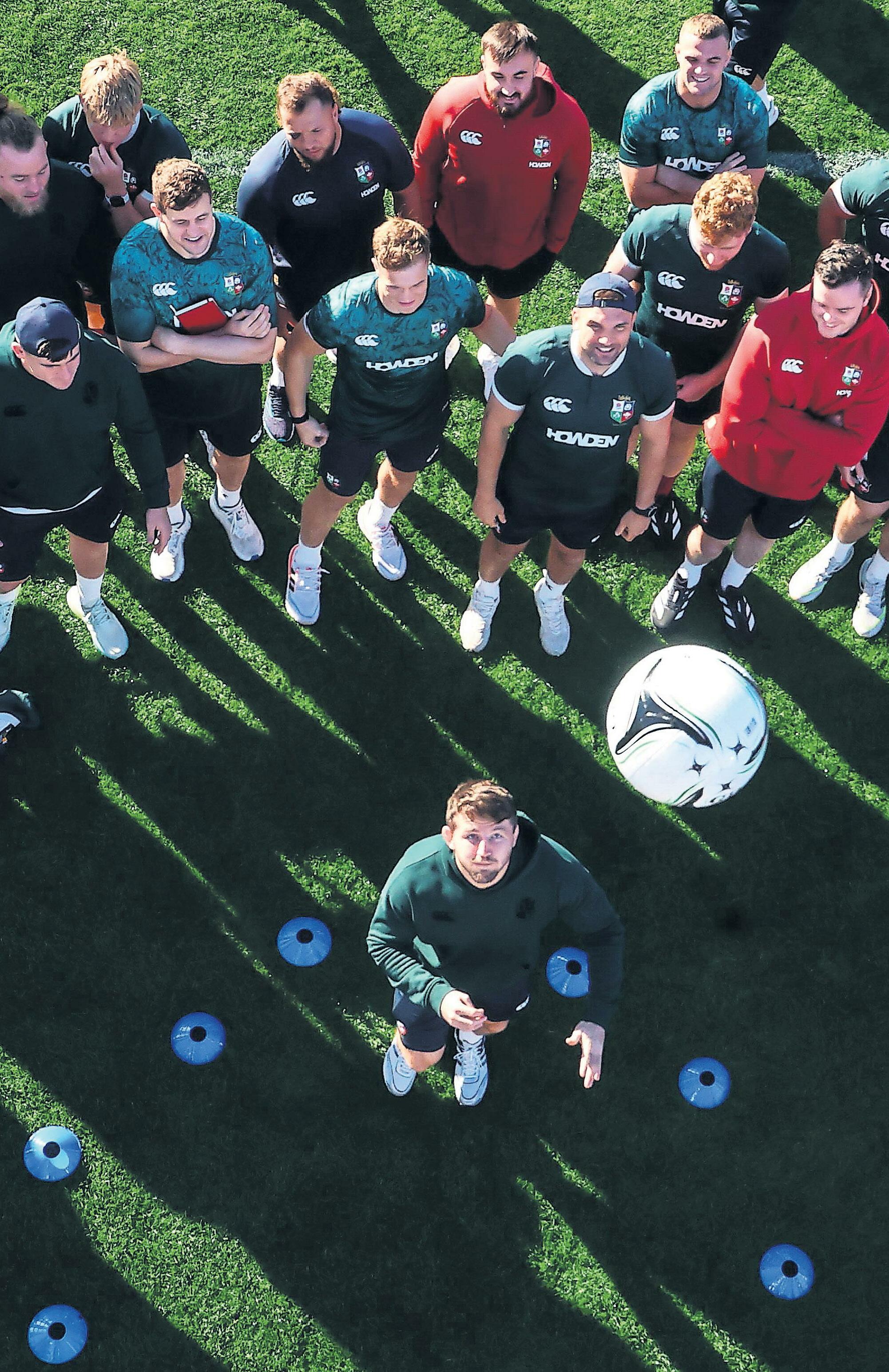Farrell on alert despite gaping holes in Wallaby team sheet